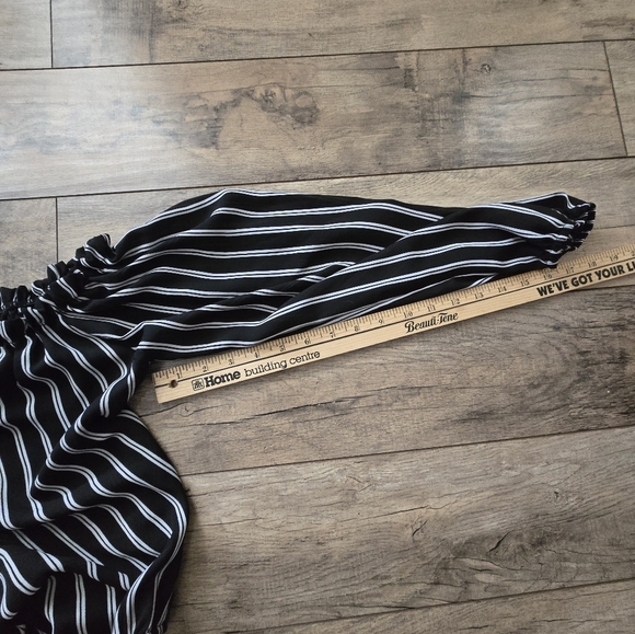 Peppermint Black and White Striped Medium Womens Off-Shoulder Top - Picture 5 of 9